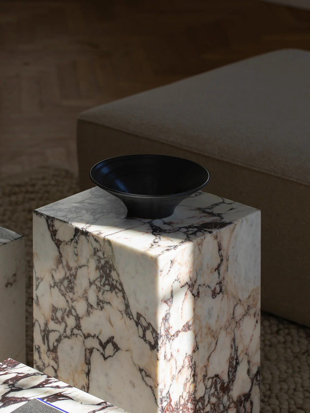 PLINTH TALL- CALACATTA VIOLA