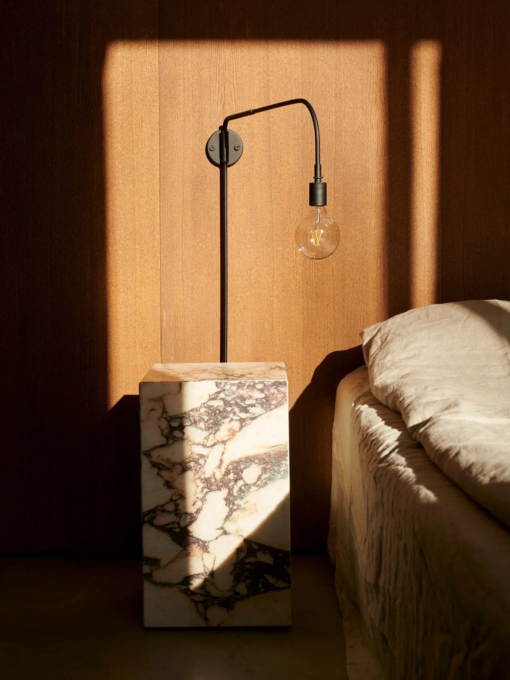 PLINTH TALL- CALACATTA VIOLA