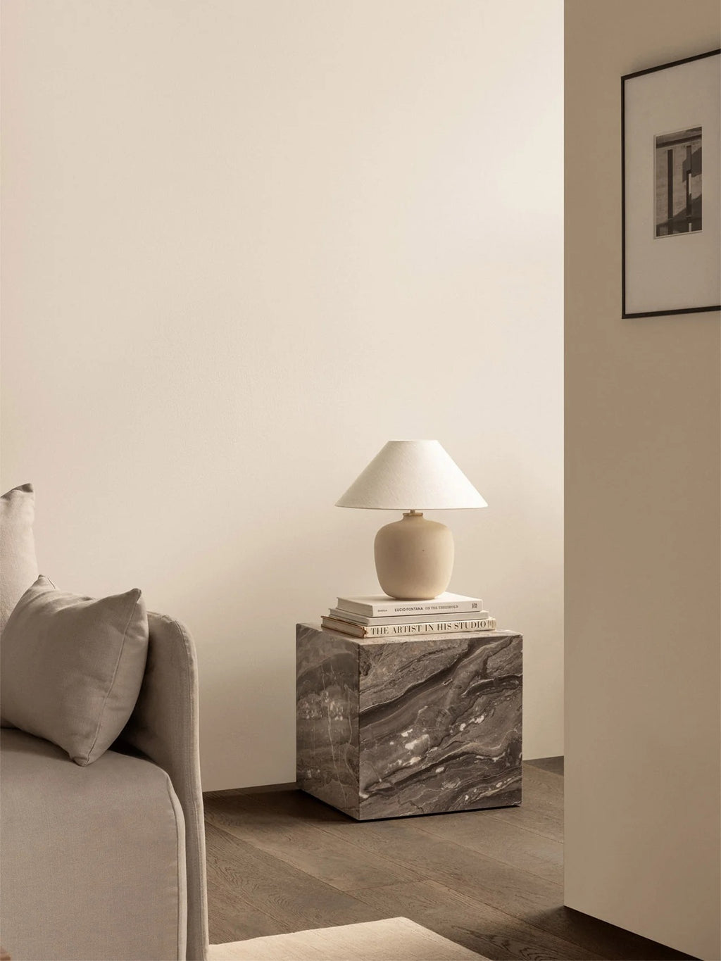 PLINTH CUBIC- GREY GALAXY MARBLE