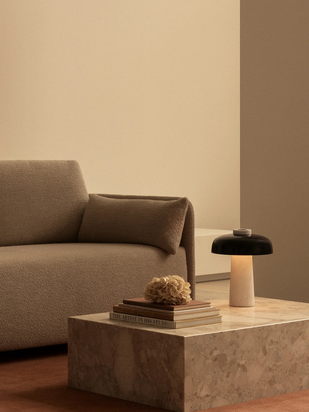 PLINTH LOW- KUNIS BRECCIA