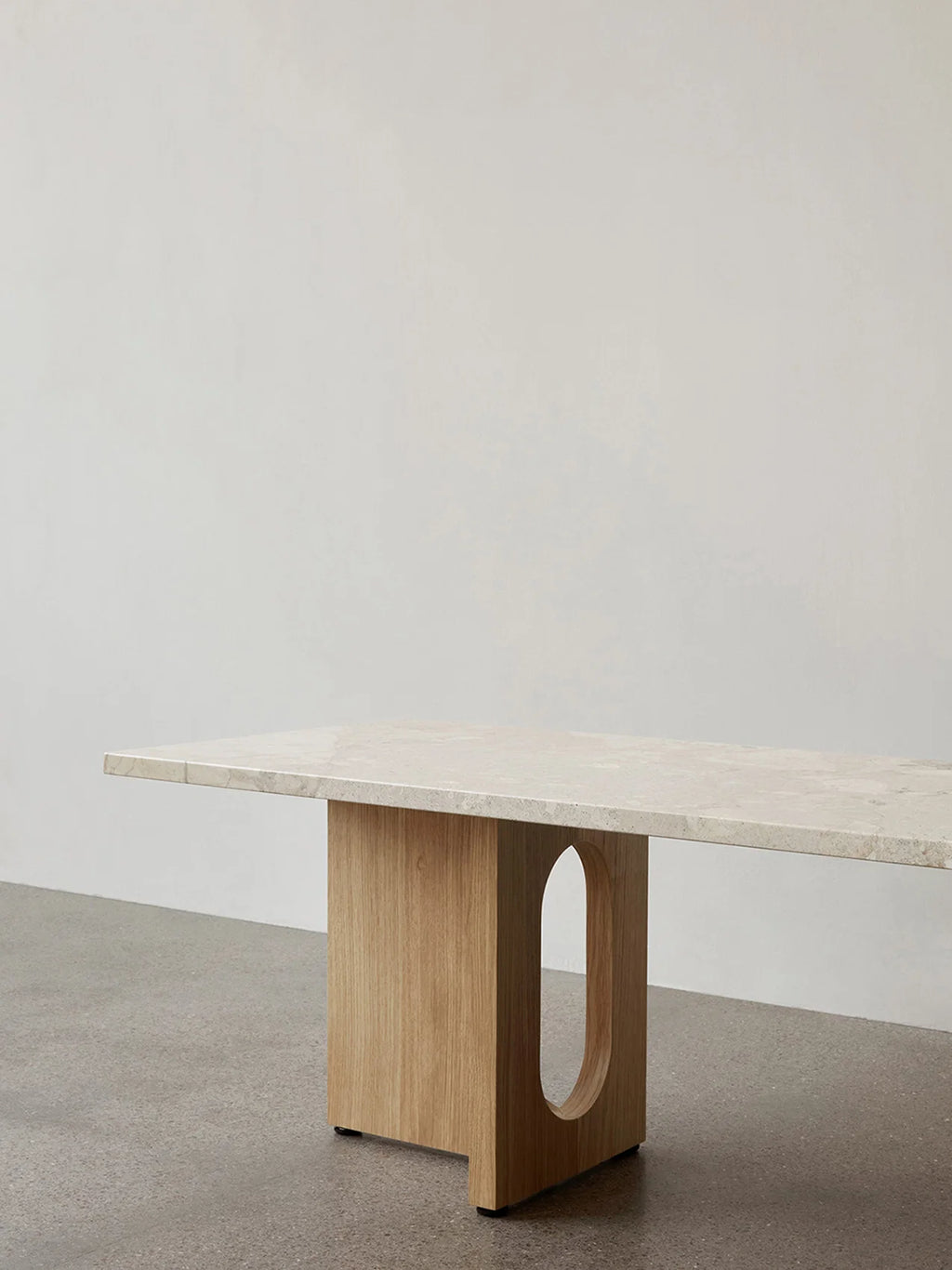 ANDROGYNE LOUNGE TABLE