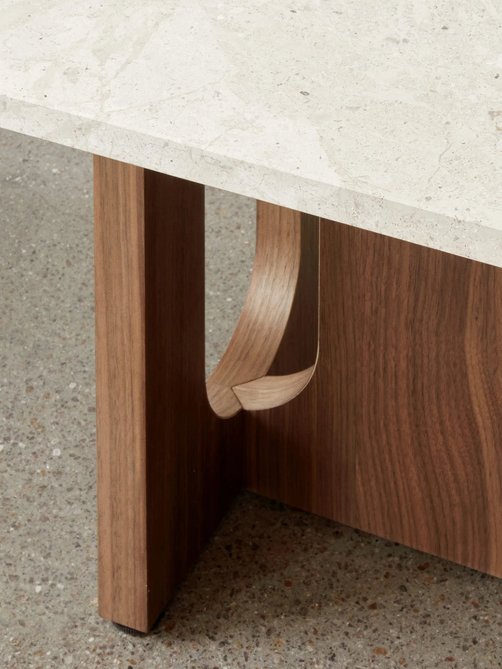 ANDROGYNE LOUNGE TABLE
