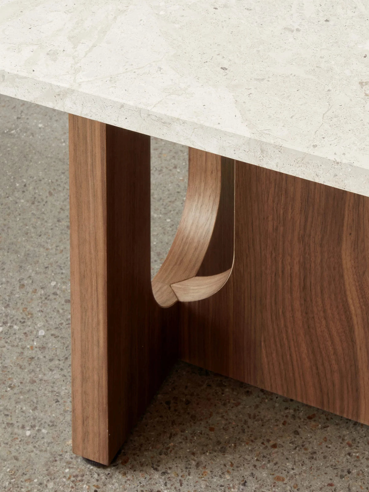 ANDROGYNE LOUNGE TABLE